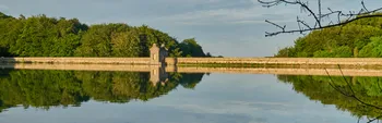 Linacre middle dam panorama, cropped.jpg